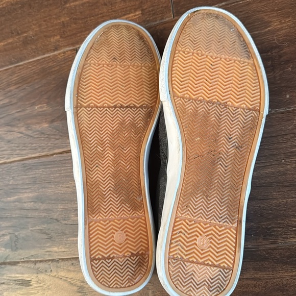 Mens gray slip on Goodfellow & Co loafers size 8. - Picture 4 of 5